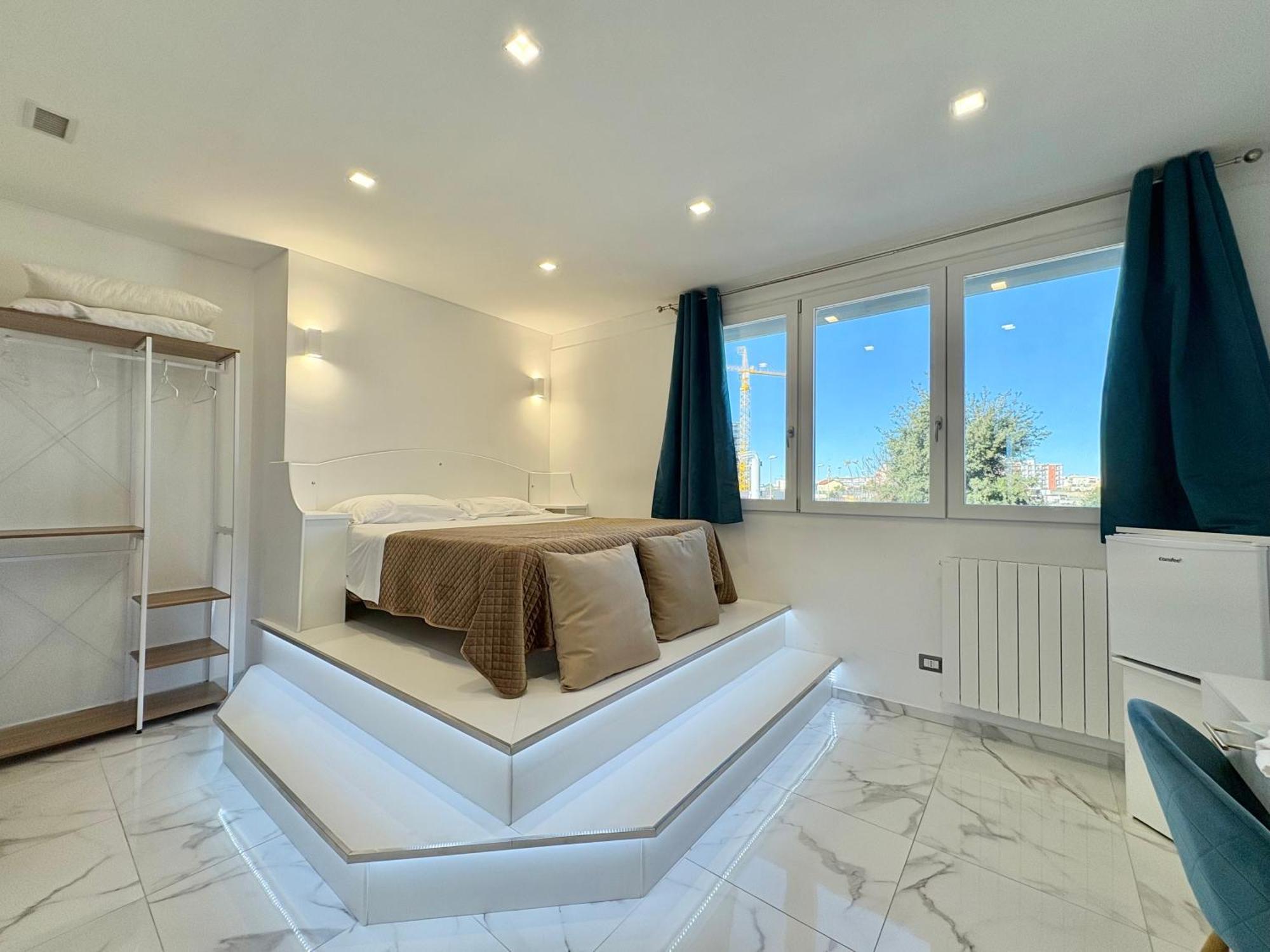Romano'S Luxury Stay B&B Бари Экстерьер фото